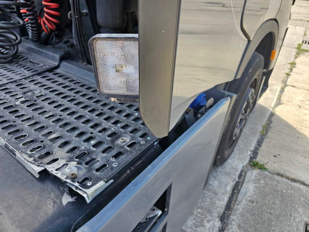 Fahrzeugabbildung Iveco 570 LL S-Way, Blitzer, Retarder, Leder
