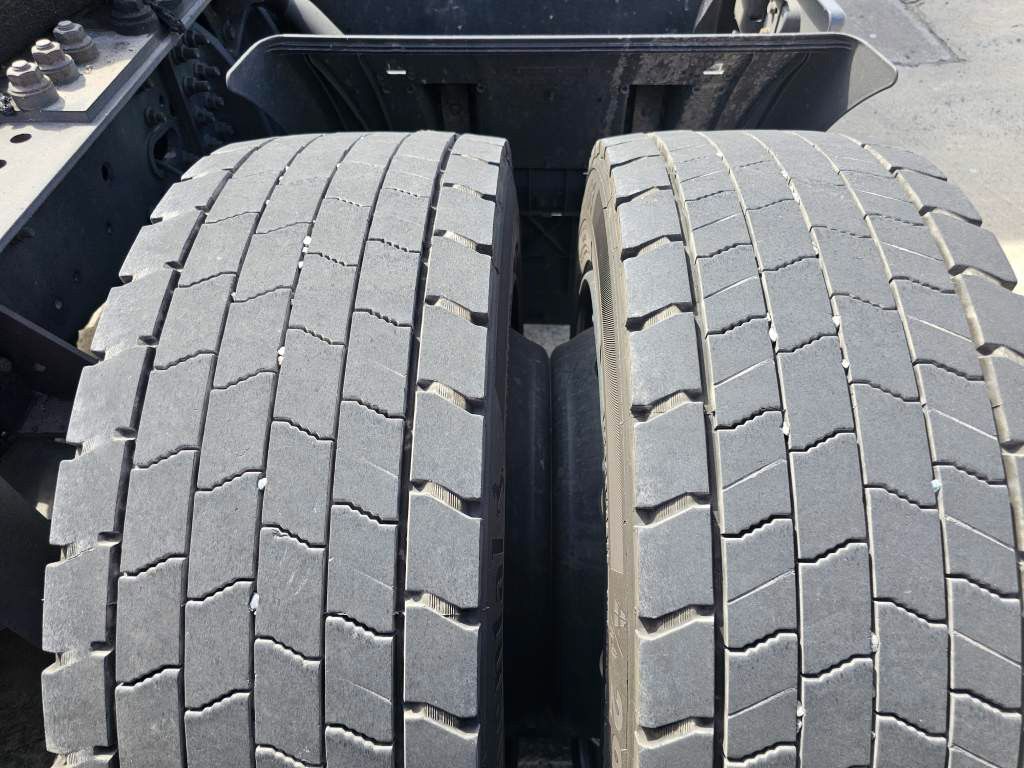 Fahrzeugabbildung Iveco 570 LL S-Way, Blitzer, Retarder, Leder