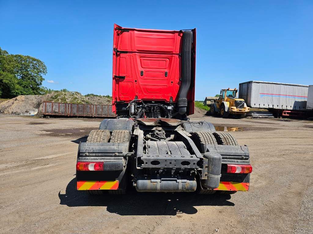 Fahrzeugabbildung Mercedes-Benz 2542 6x2 Sattelzugmaschine, 2. Achse Lift
