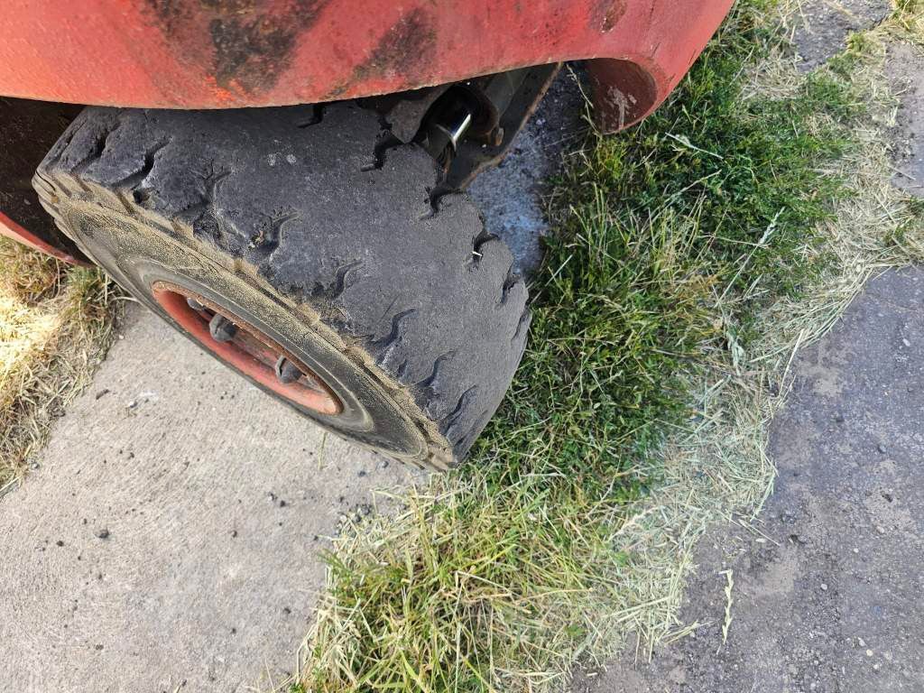 Fahrzeugabbildung Linde H30D Stapler mit Hochkippschaufel