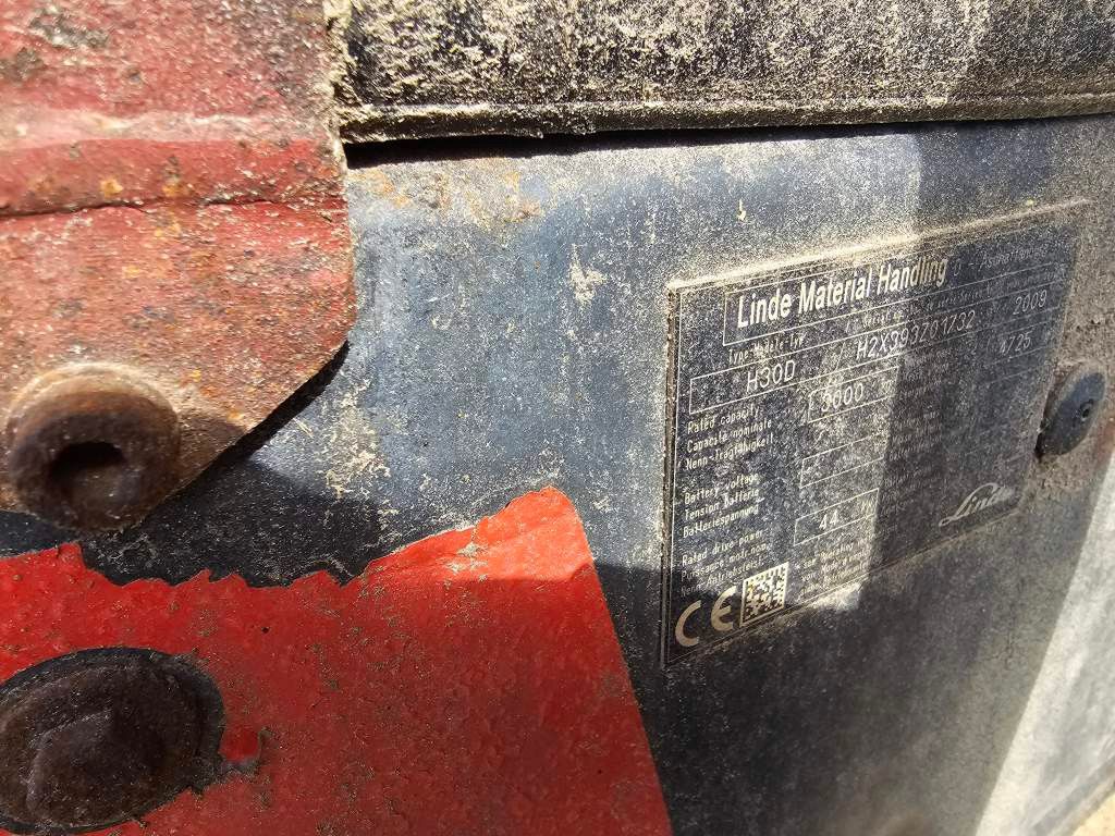 Fahrzeugabbildung Linde H30D Stapler mit Hochkippschaufel