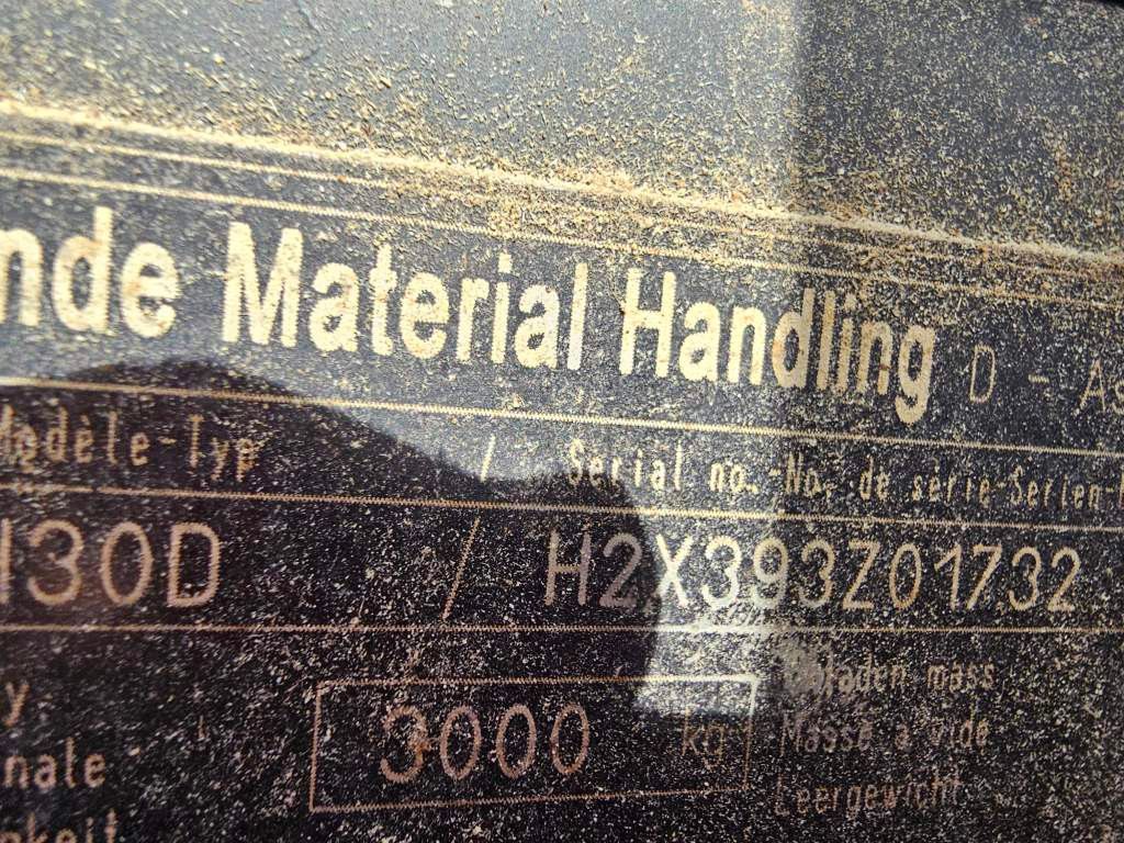 Fahrzeugabbildung Linde H30D Stapler mit Hochkippschaufel