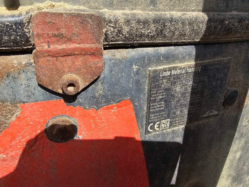 Fahrzeugabbildung Linde H30D Stapler mit Hochkippschaufel