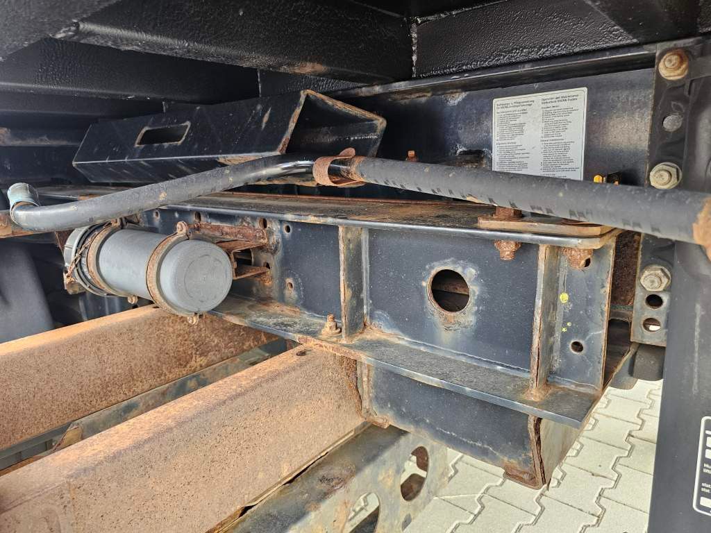 Fahrzeugabbildung Krone Container Chassis Heck- und Mittelauszug, Lift
