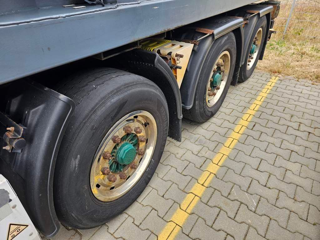 Fahrzeugabbildung Krone Container Chassis Heck- und Mittelauszug, Lift