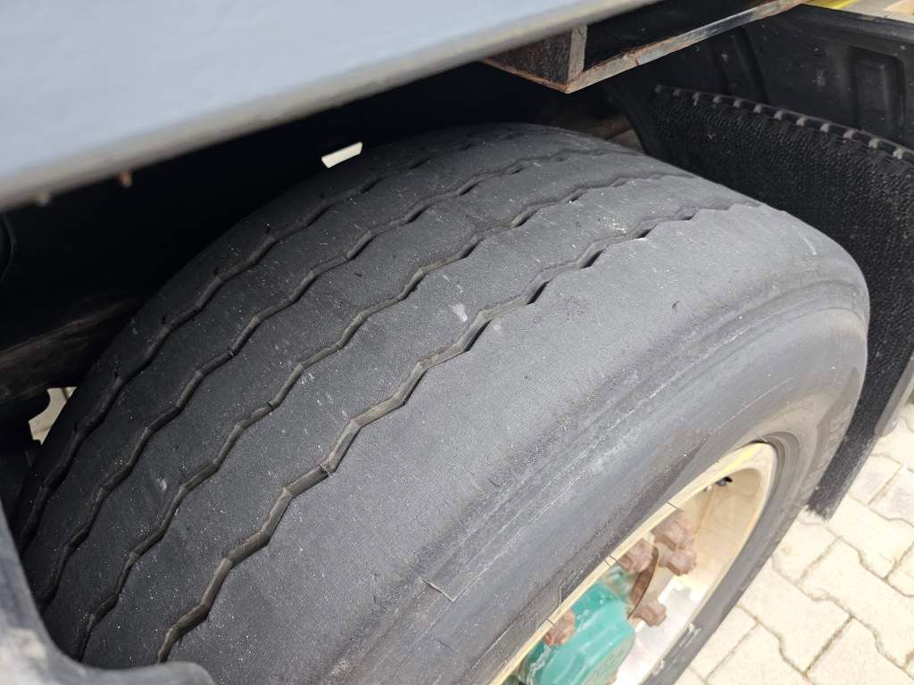 Fahrzeugabbildung Krone Container Chassis Heck- und Mittelauszug, Lift