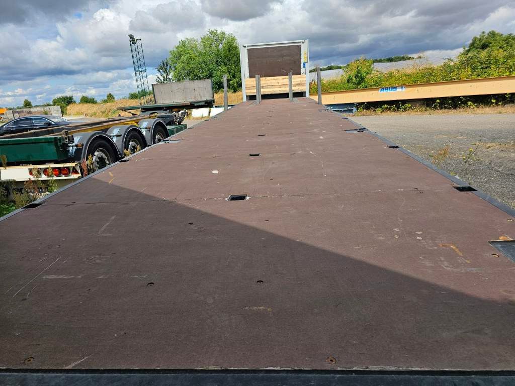 Fahrzeugabbildung Krone Plateau mit Containerverriegelung, Rungentaschen