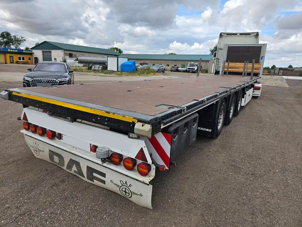Fahrzeugabbildung Krone Plateau mit Containerverriegelung, Rungentaschen