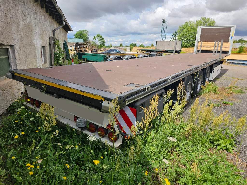 Fahrzeugabbildung Krone Plateau mit Containerverriegelung, Rungentaschen