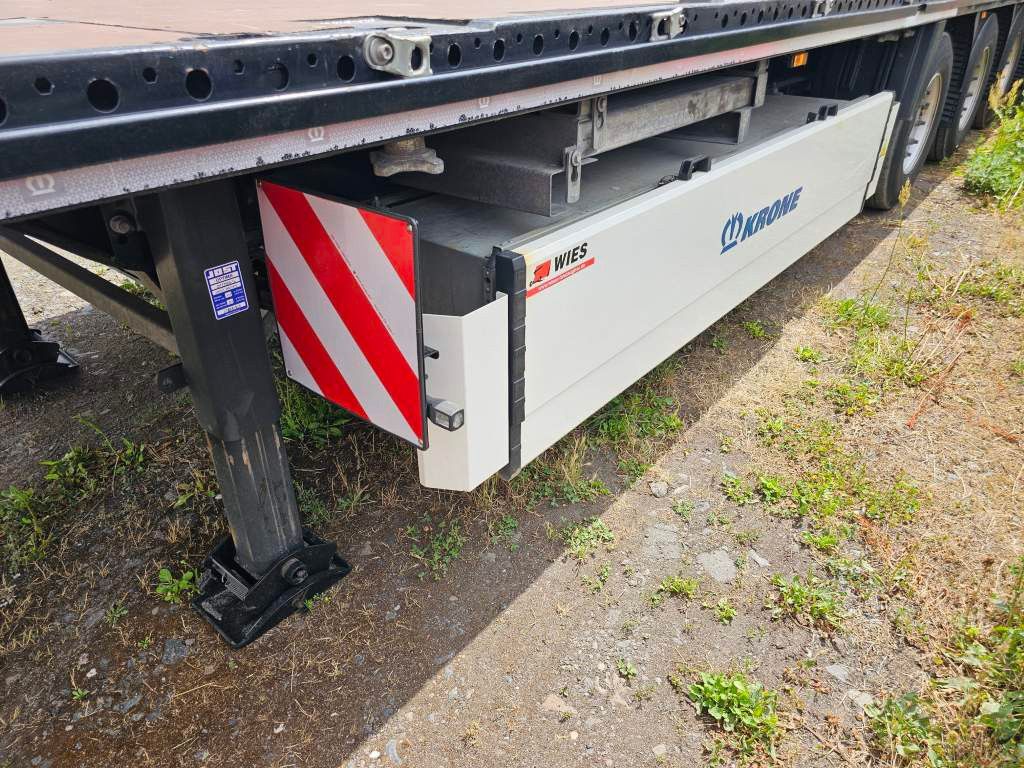 Fahrzeugabbildung Krone Plateau mit Containerverriegelung, Rungentaschen