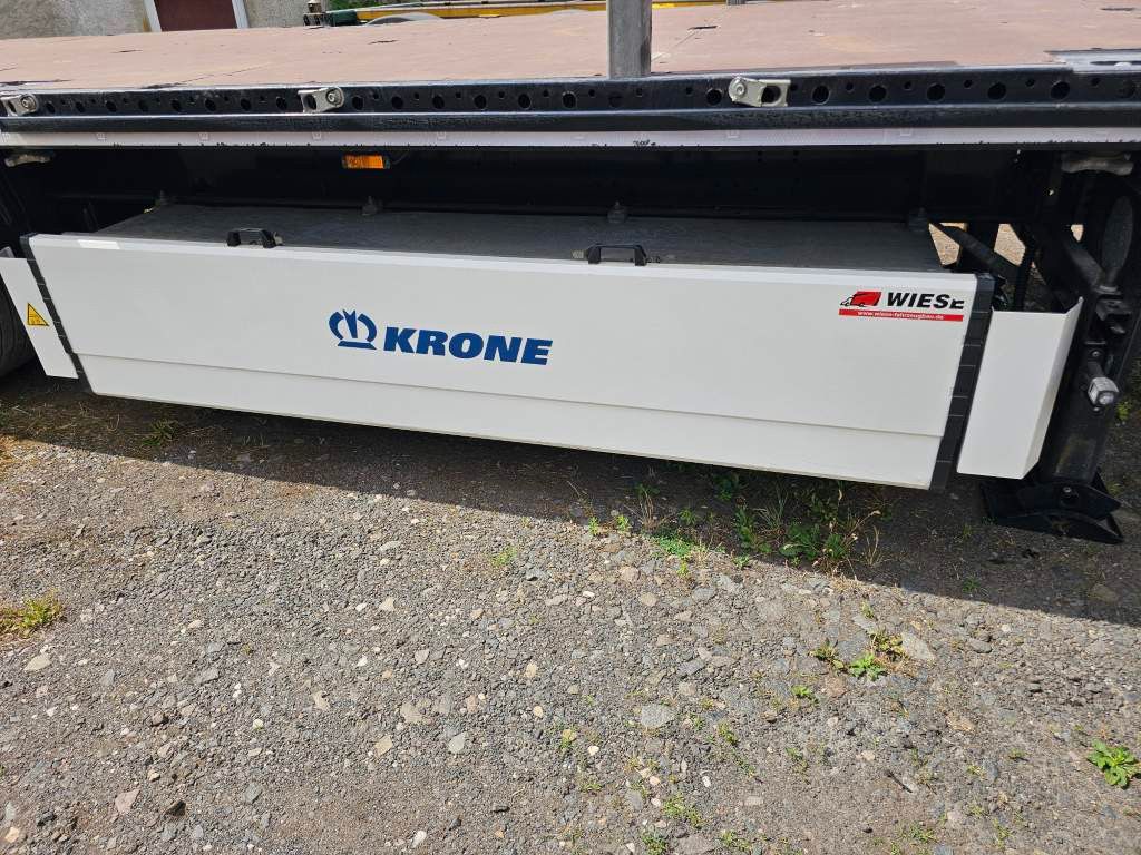 Fahrzeugabbildung Krone Plateau mit Containerverriegelung, Rungentaschen