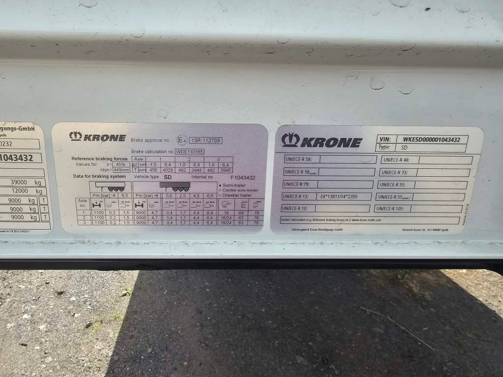 Fahrzeugabbildung Krone Plateau mit Containerverriegelung, Rungentaschen