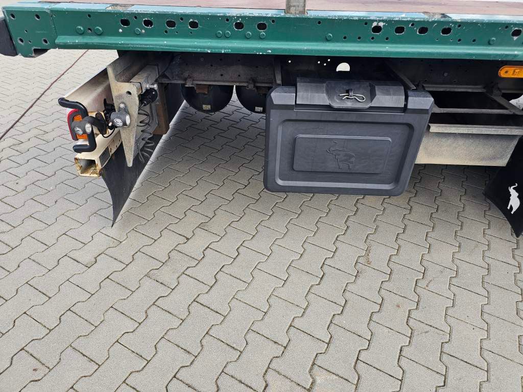 Fahrzeugabbildung Schmitz Cargobull Plateau mit Rungen + Verbreiterungstafeln, Lift