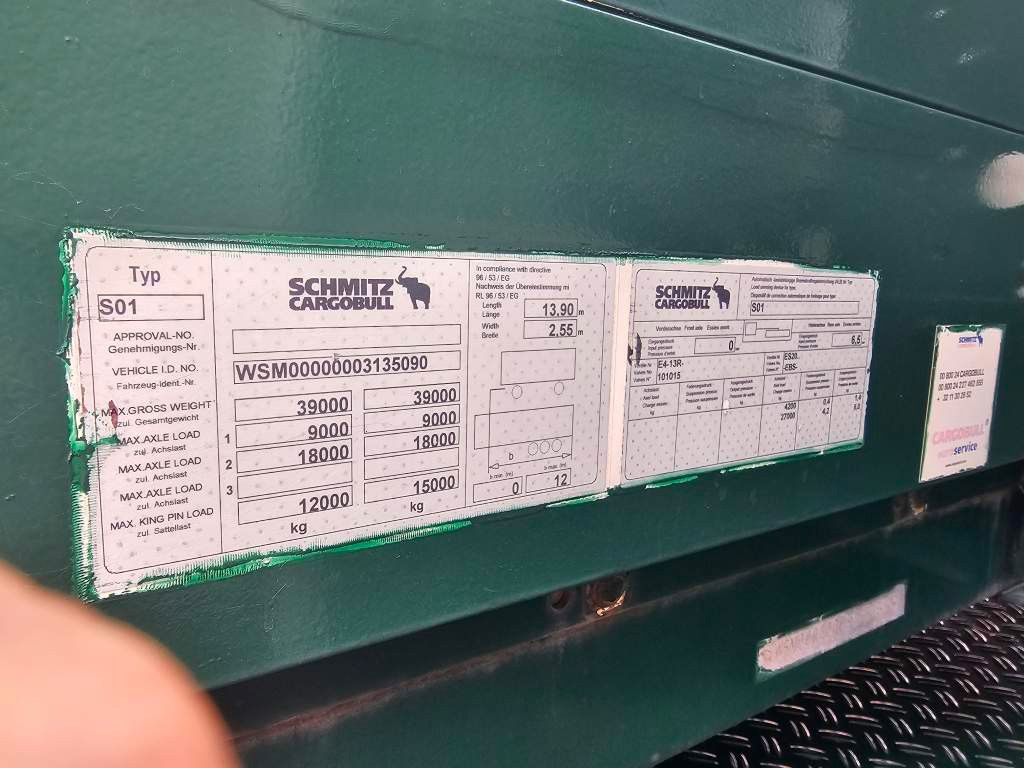 Fahrzeugabbildung Schmitz Cargobull Plateau mit Rungen + Verbreiterungstafeln, Lift