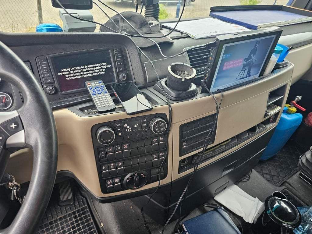 Fahrzeugabbildung MAN 18.460 TGX Standard, Euro 6, Standklima
