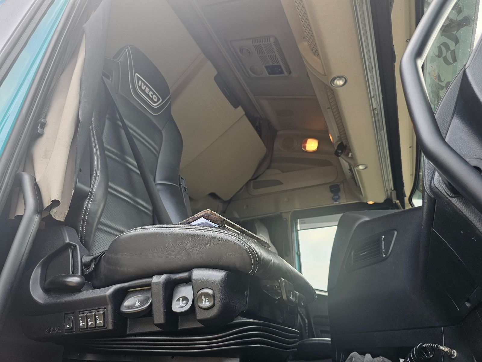 Fahrzeugabbildung Iveco 460 Stralis Hi-Way, CNG, Retrader, 2-Kreis-Hydr.