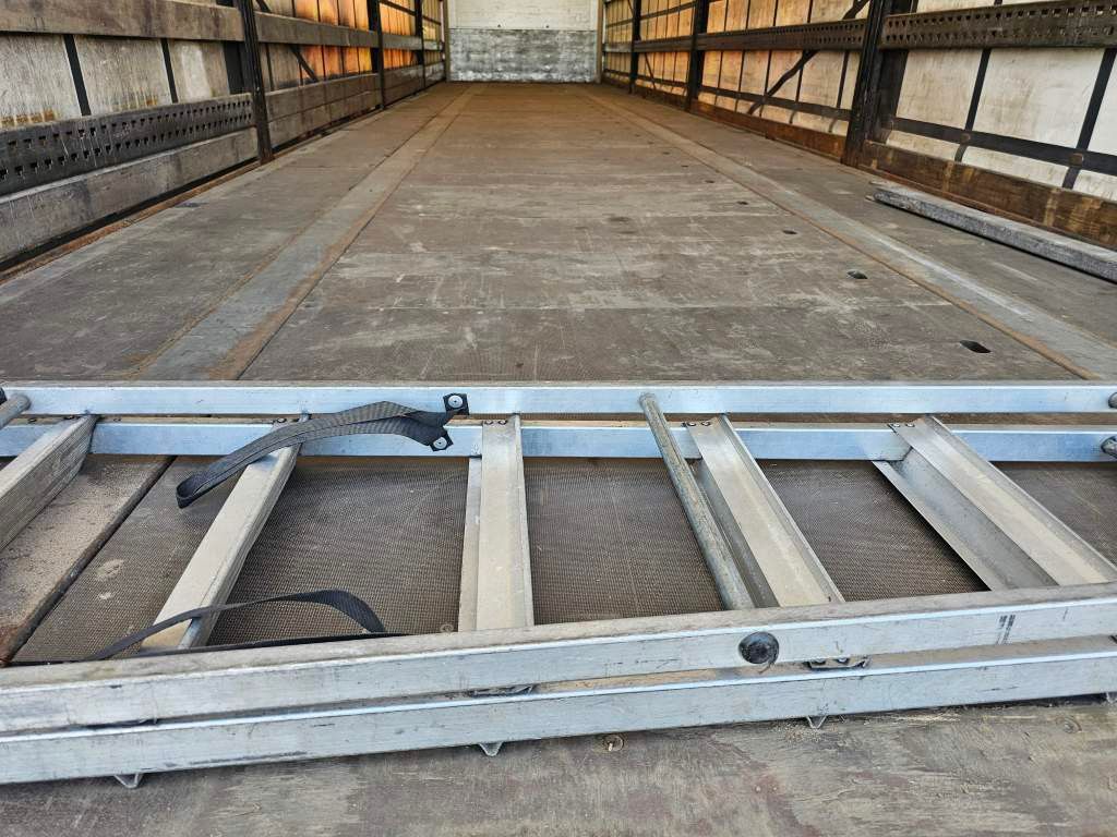 Fahrzeugabbildung Schmitz Cargobull Gardine, Stand,Chassis feuerverzinkt,Zollschnurr