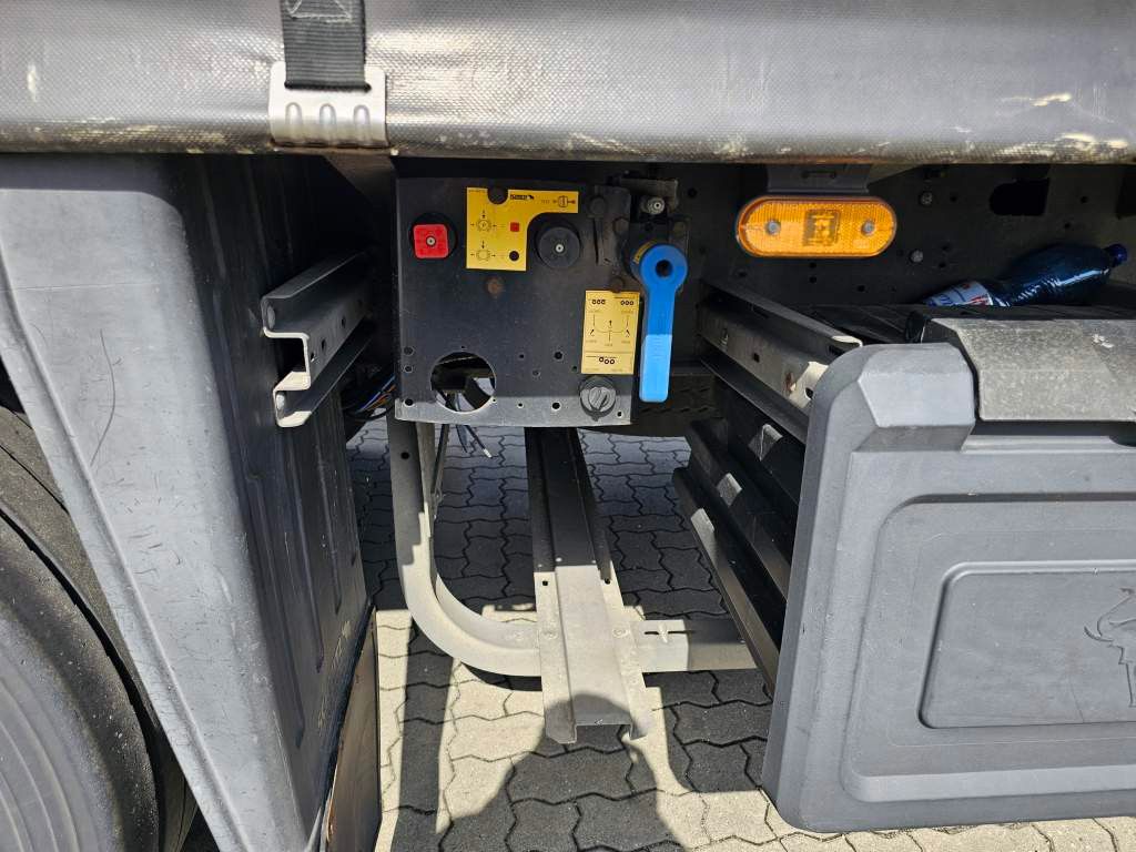 Fahrzeugabbildung Schmitz Cargobull Gardine, Stand,Chassis feuerverzinkt,Zollschnurr