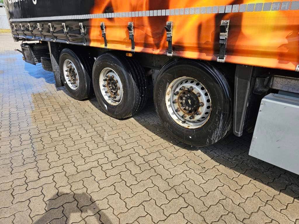 Fahrzeugabbildung Schmitz Cargobull Gardine, Stand,Chassis feuerverzinkt,Zollschnurr