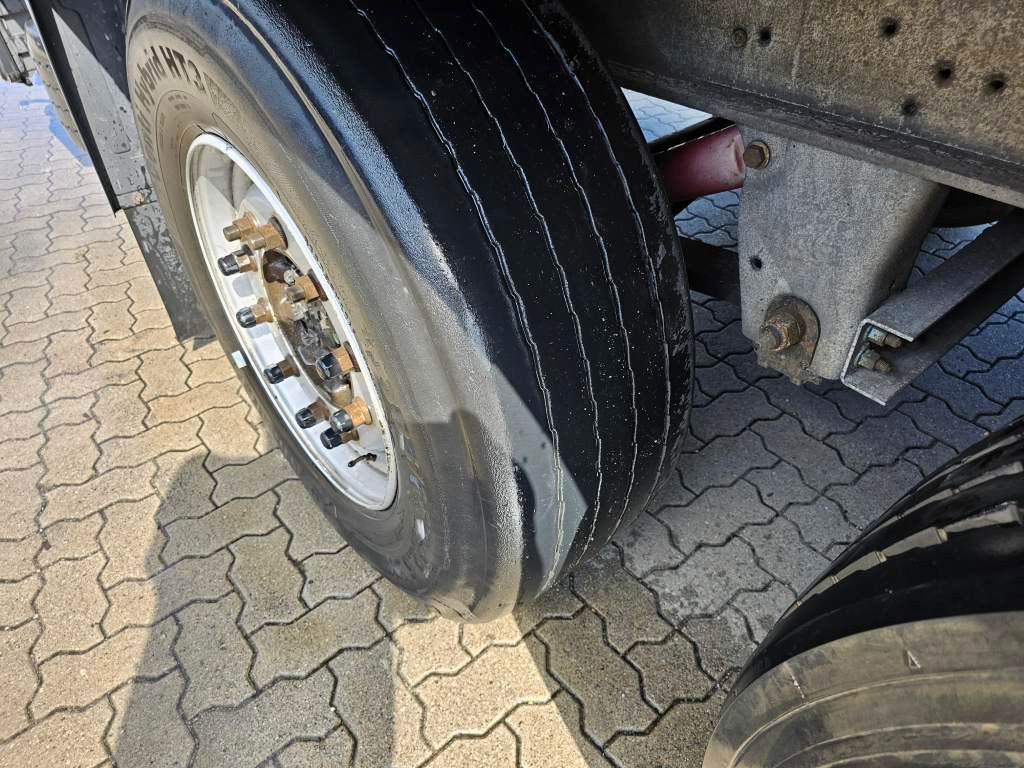 Fahrzeugabbildung Schmitz Cargobull Gardine, Stand,Chassis feuerverzinkt,Zollschnurr