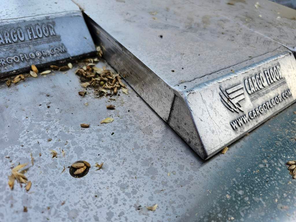 Fahrzeugabbildung Schwarzmüller 58 cbm J-Serie, Funk, Kornschieber 10 mm Boden