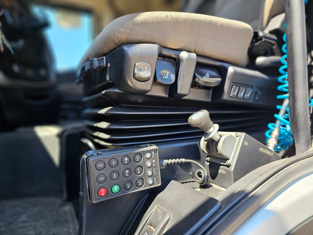 Fahrzeugabbildung Iveco 480 Stralis, Retrader, 2 Kreis-Hydraulik