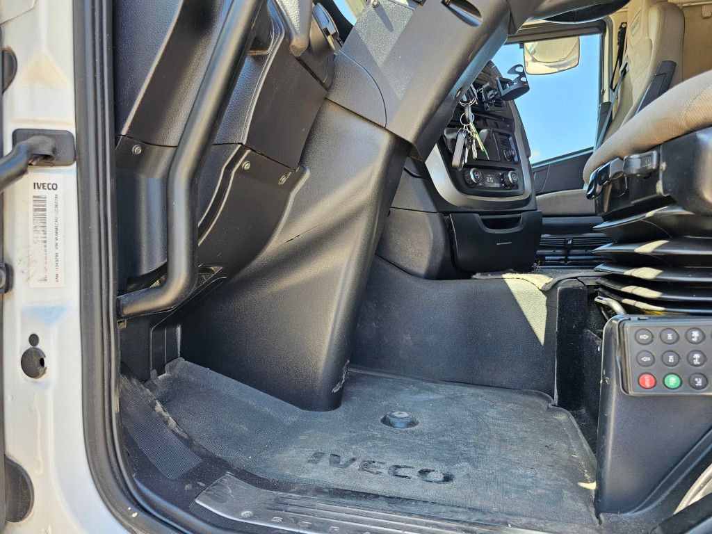 Fahrzeugabbildung Iveco 480 Stralis, Retrader, 2 Kreis-Hydraulik