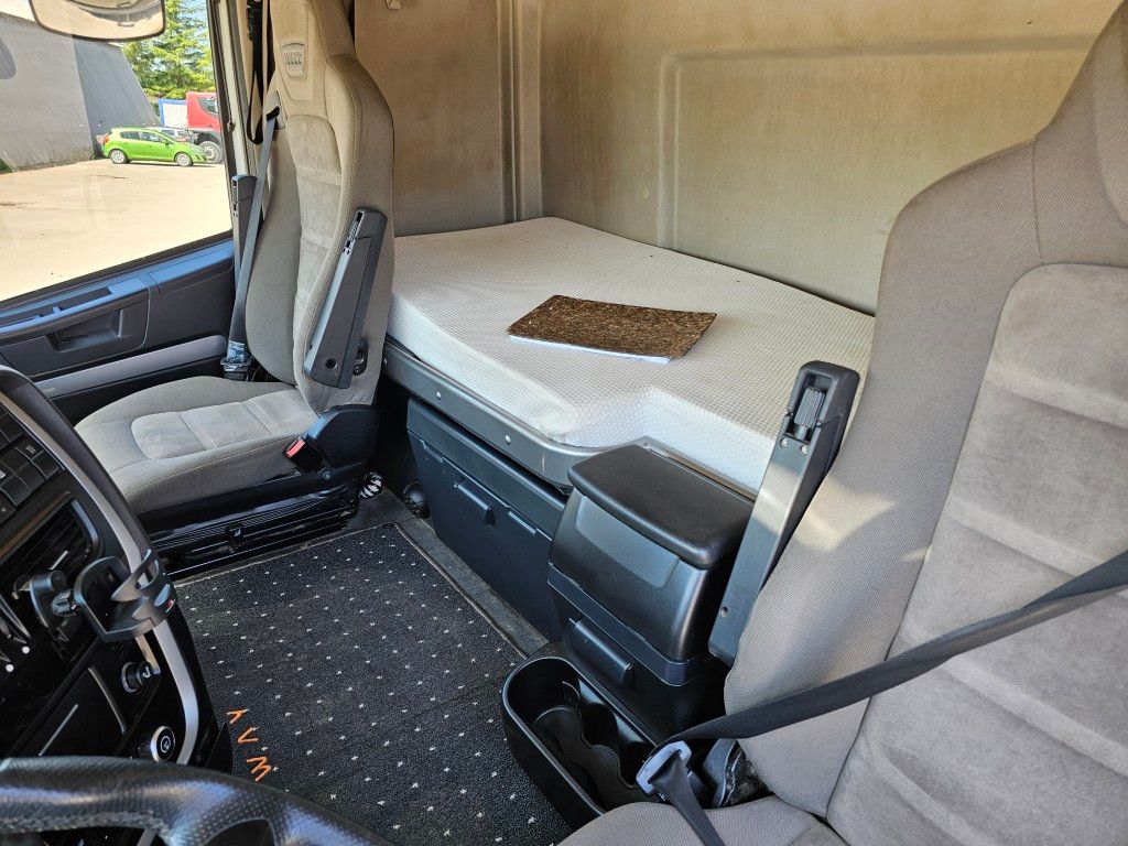 Fahrzeugabbildung Iveco 480 Stralis, Retrader, 2 Kreis-Hydraulik