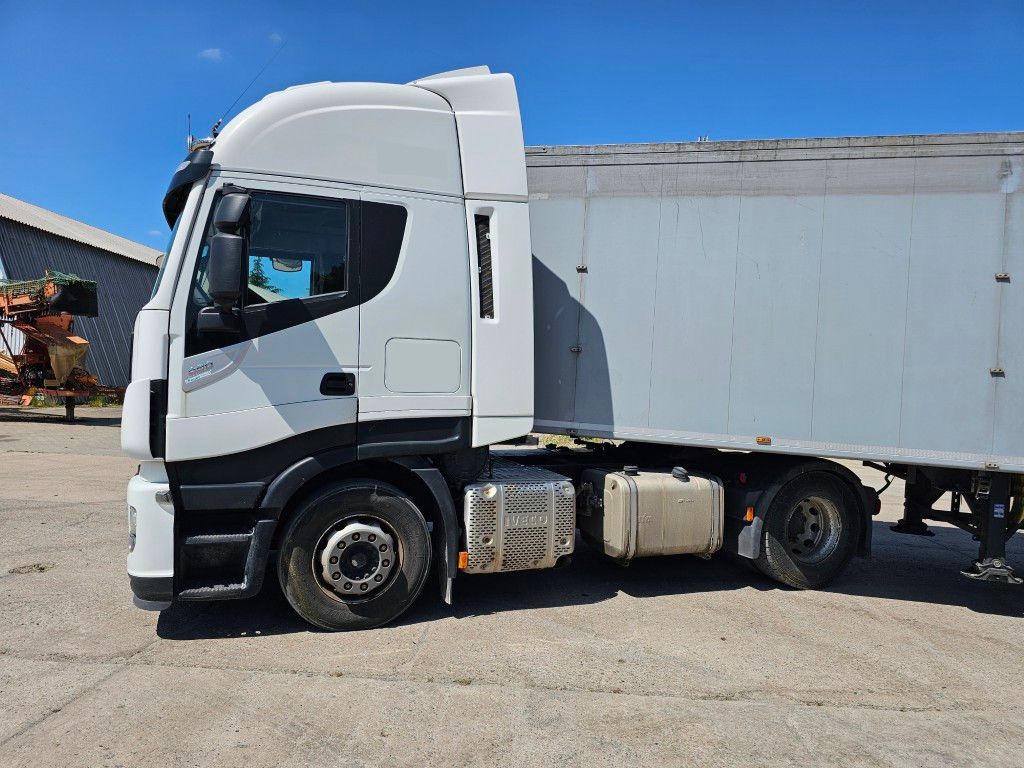 Fahrzeugabbildung Iveco 480 Stralis, Retrader, 2 Kreis-Hydraulik