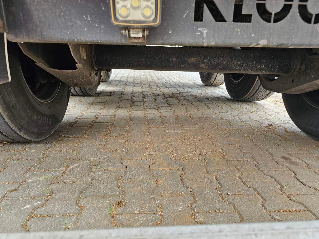 Fahrzeugabbildung Reisch Kloos vormals Reisch 60 cbm Stahlmulde Unfall