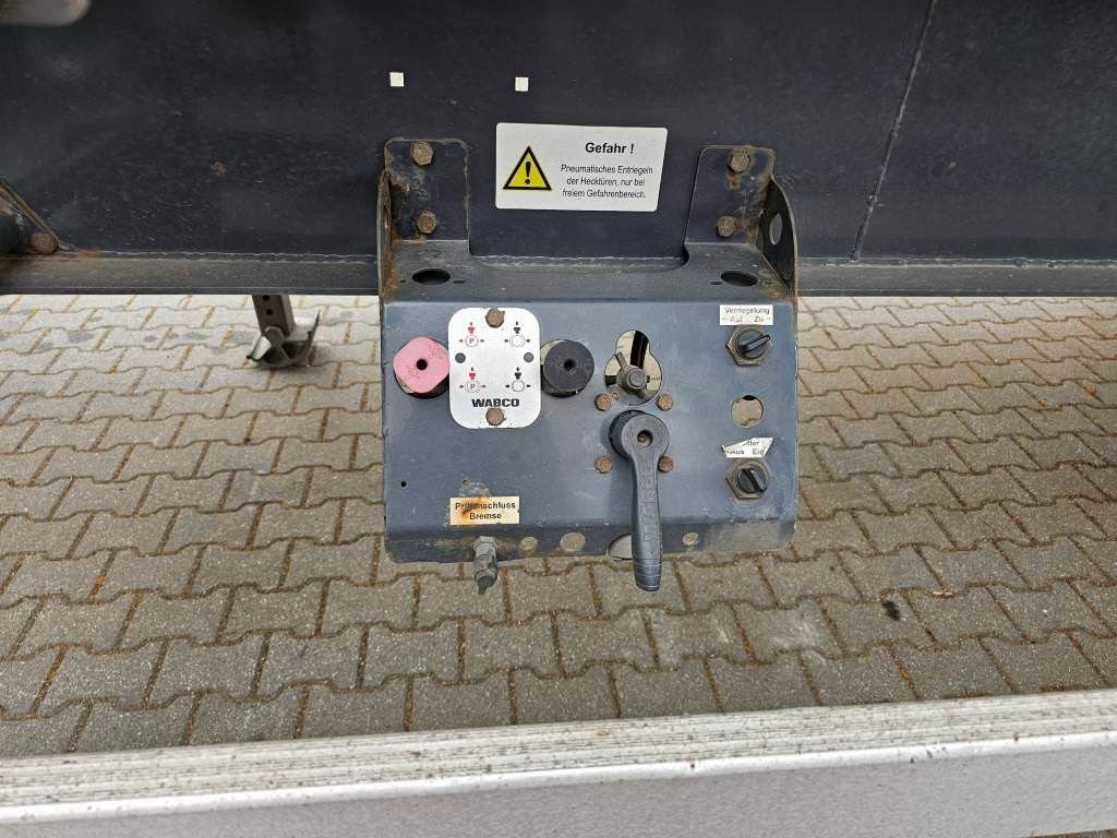 Fahrzeugabbildung Reisch Kloos vormals Reisch 60 cbm Stahlmulde Unfall