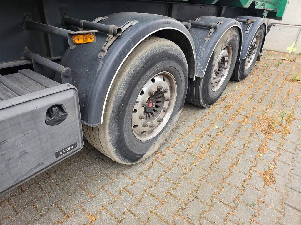 Fahrzeugabbildung Reisch Kloos vormals Reisch 60 cbm Stahlmulde Unfall