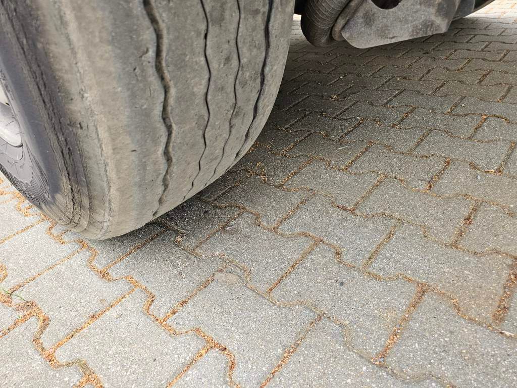 Fahrzeugabbildung Reisch Kloos vormals Reisch 60 cbm Stahlmulde Unfall