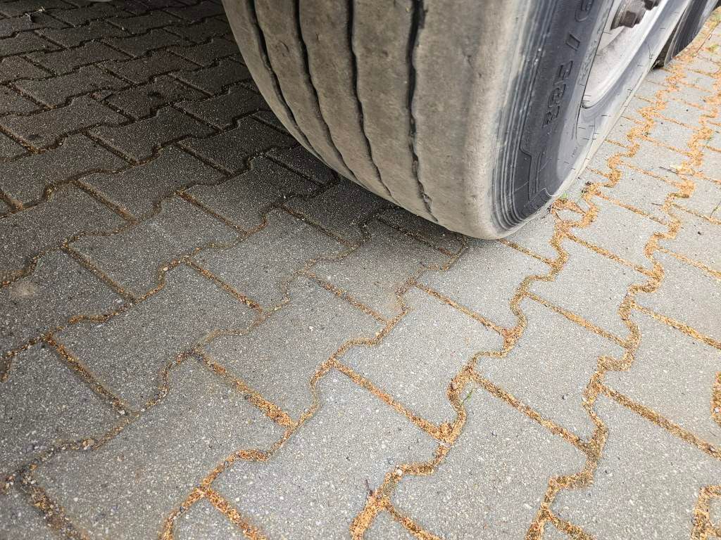 Fahrzeugabbildung Reisch Kloos vormals Reisch 60 cbm Stahlmulde Unfall