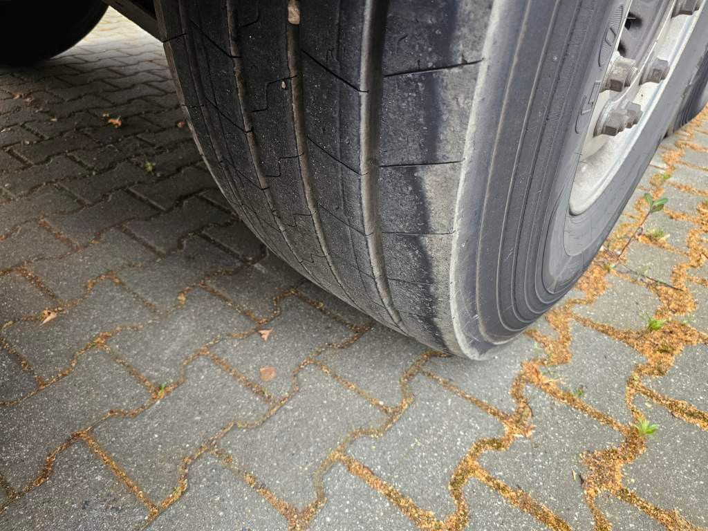 Fahrzeugabbildung Reisch Kloos vormals Reisch 60 cbm Stahlmulde Unfall