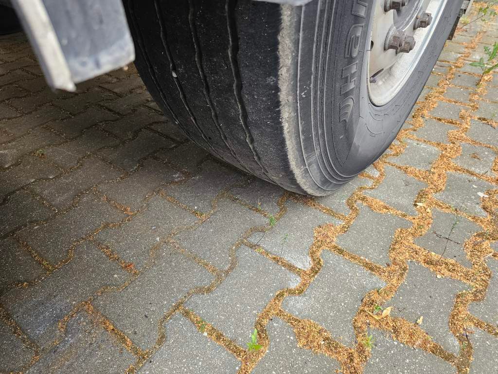 Fahrzeugabbildung Reisch Kloos vormals Reisch 60 cbm Stahlmulde Unfall