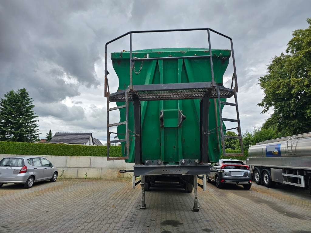 Fahrzeugabbildung Reisch Kloos vormals Reisch 60 cbm Stahlmulde Unfall