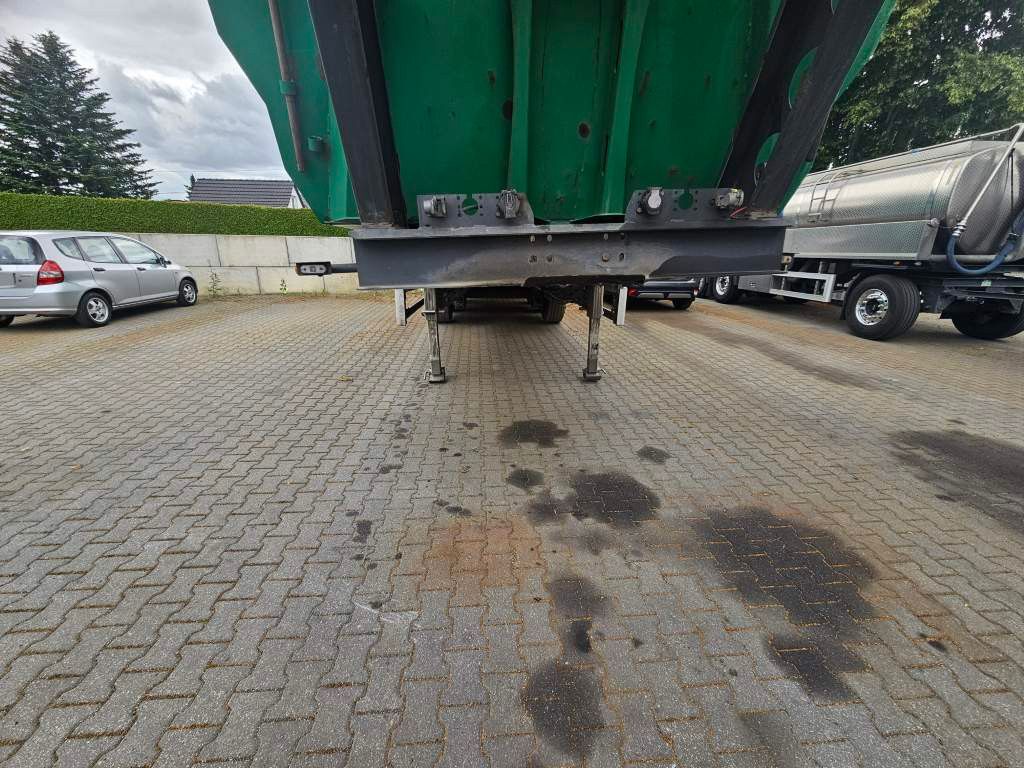 Fahrzeugabbildung Reisch Kloos vormals Reisch 60 cbm Stahlmulde Unfall