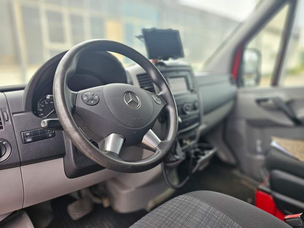 Fahrzeugabbildung Mercedes-Benz 316 lang&hoch, BDF, neuer Motor, kleiner Unfall
