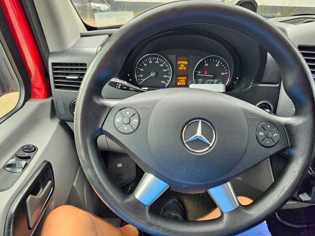 Fahrzeugabbildung Mercedes-Benz 316 lang&hoch, BDF, neuer Motor, kleiner Unfall