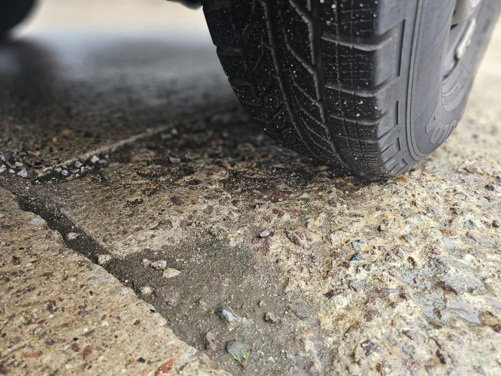 Fahrzeugabbildung Mercedes-Benz 316 lang&hoch, BDF, neuer Motor, kleiner Unfall