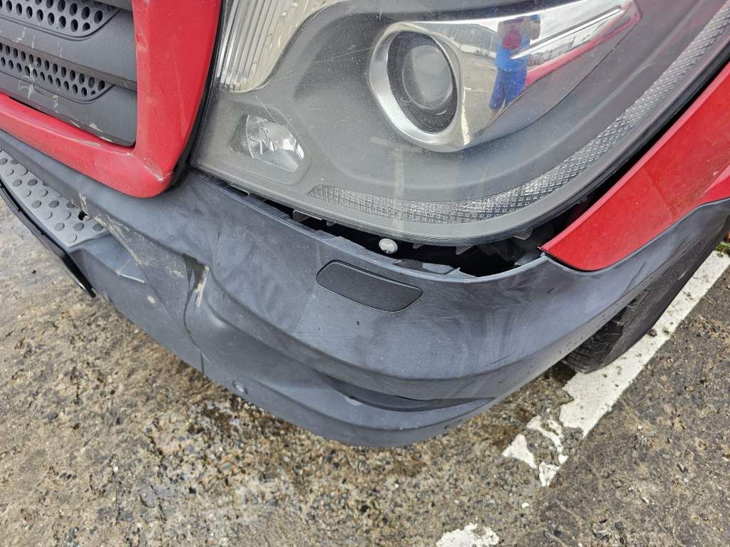 Fahrzeugabbildung Mercedes-Benz 316 lang&hoch, BDF, neuer Motor, kleiner Unfall