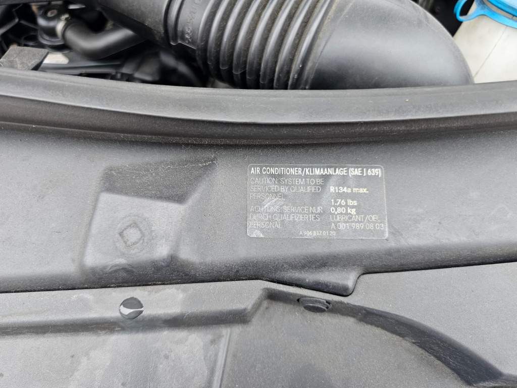 Fahrzeugabbildung Mercedes-Benz 316 lang&hoch, BDF, neuer Motor, kleiner Unfall