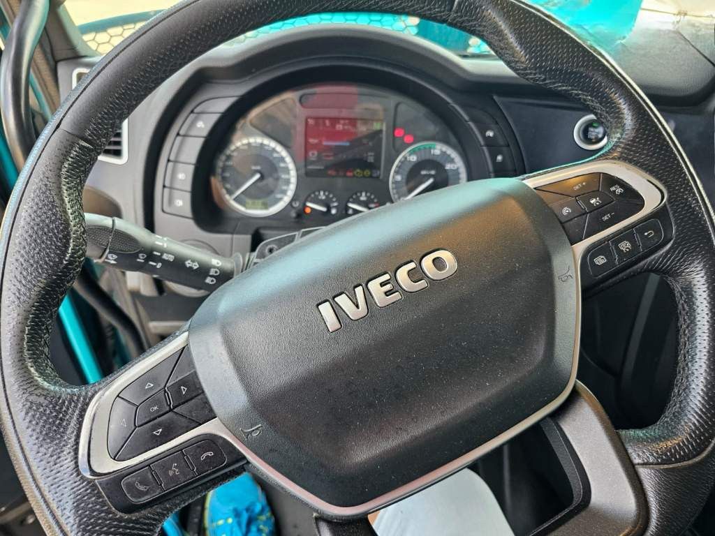 Fahrzeugabbildung Iveco 460 S-Way, 2-Kreis-Hydraulik, Standklima