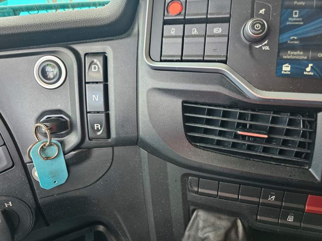 Fahrzeugabbildung Iveco 460 S-Way, 2-Kreis-Hydraulik, Standklima