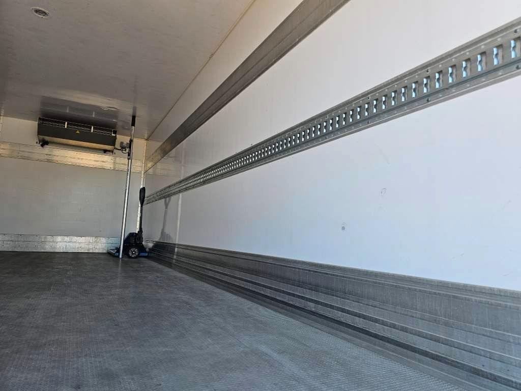 Fahrzeugabbildung DAF LF 260 FA, Tiefkühler, Lamberet, LBW+Türen