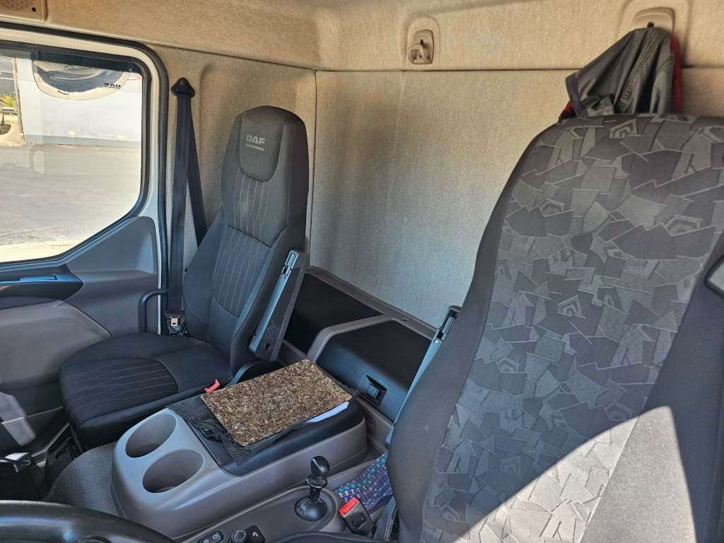 Fahrzeugabbildung DAF LF 260 FA, Tiefkühler, Lamberet, LBW+Türen