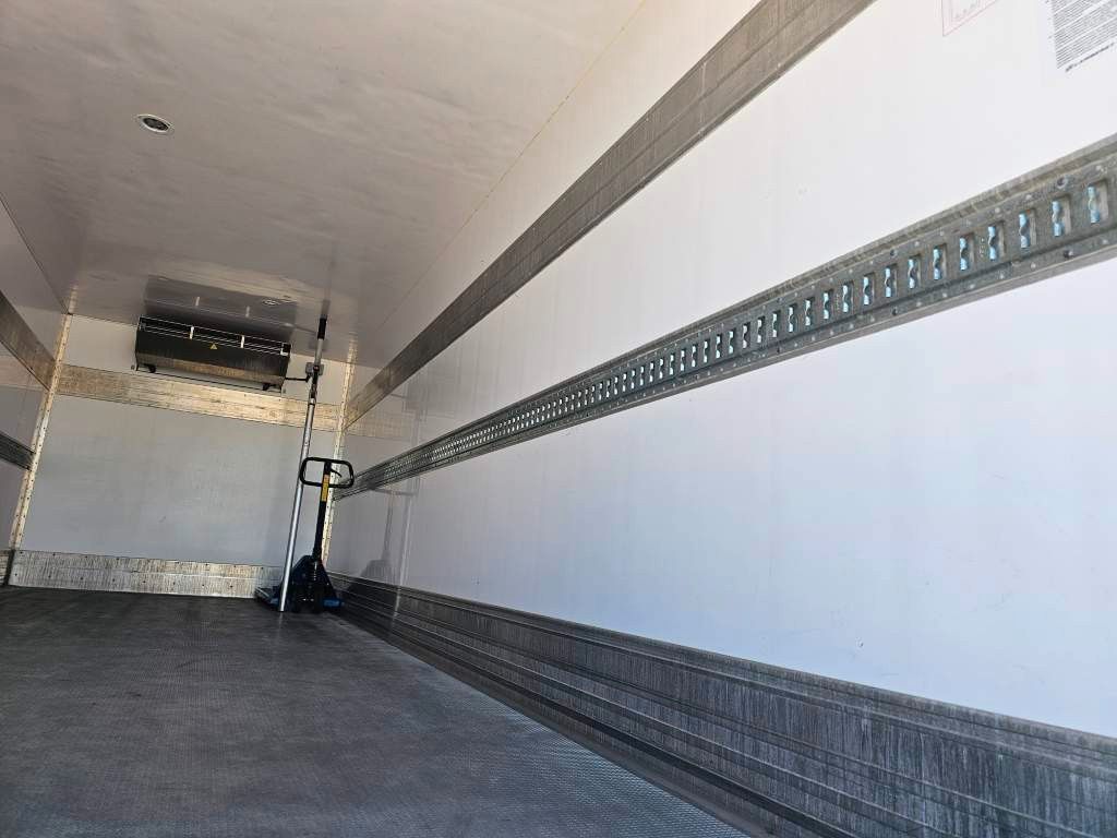Fahrzeugabbildung DAF LF260 FA Tiefkühler mit LBW+Türen