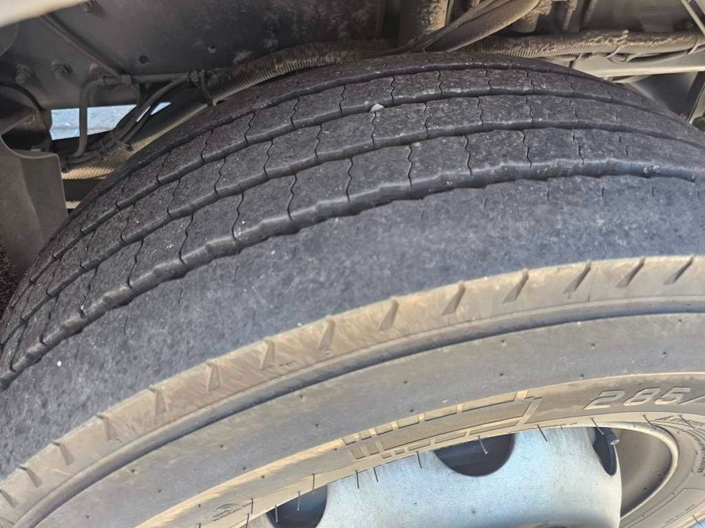 Fahrzeugabbildung DAF LF260 FA Tiefkühler mit LBW+Türen