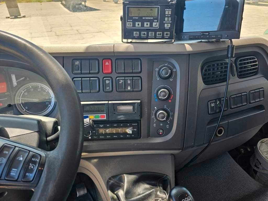 Fahrzeugabbildung DAF LF 220 Tiefkühler, LBW + Türen, Handschalter